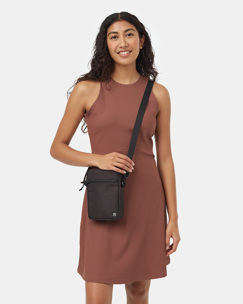 Black-Sustainable-Water-Repellent-Crossover-Bag