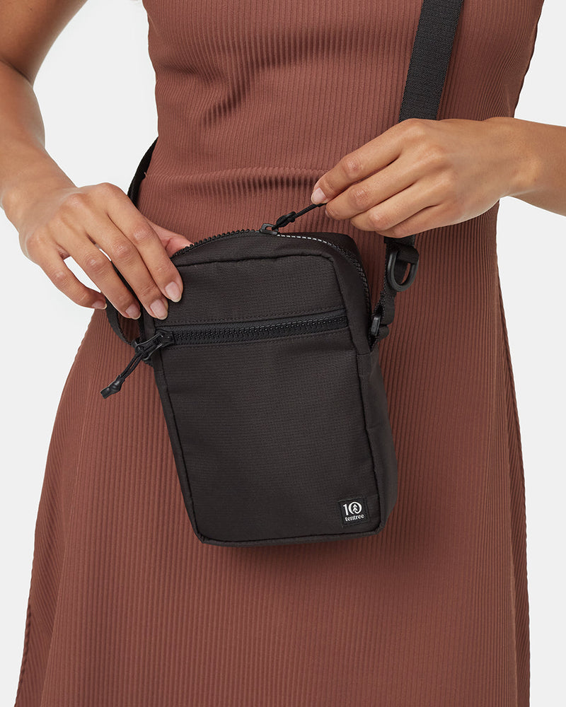 Black-Sustainable-Water-Repellent-Crossover-Bag