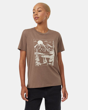 Brown-Crew-Neck-Graphic-Shortsleeve-T-Shirt