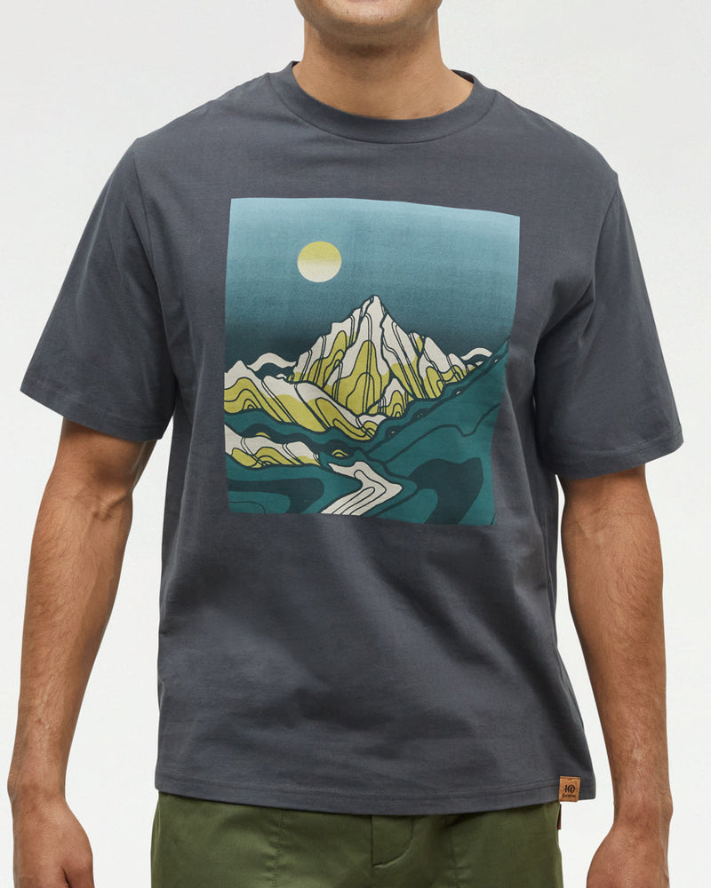 Grey-Crew-Neck-Graphic-Shortsleeve-T-Shirt