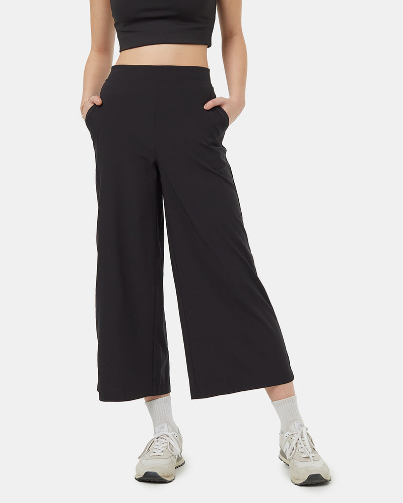 Black-Sustainable-Recycled-Polyester-Cropped-Pant